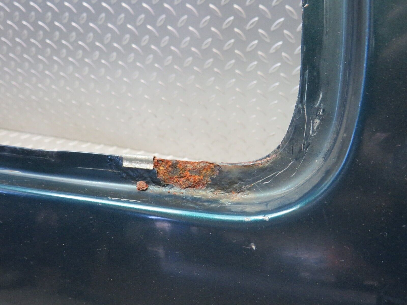 27729 Mercedes-Benz S124 300TE Wagon Tailgate Trunk Door