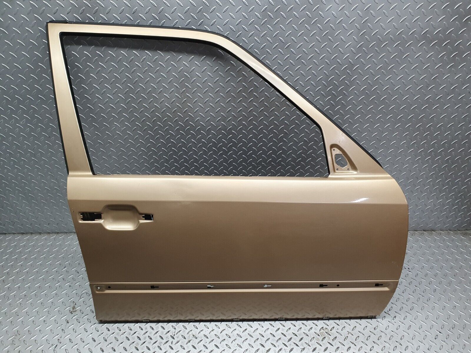 41367 Mercedes-Benz W124 200E Front Right Door