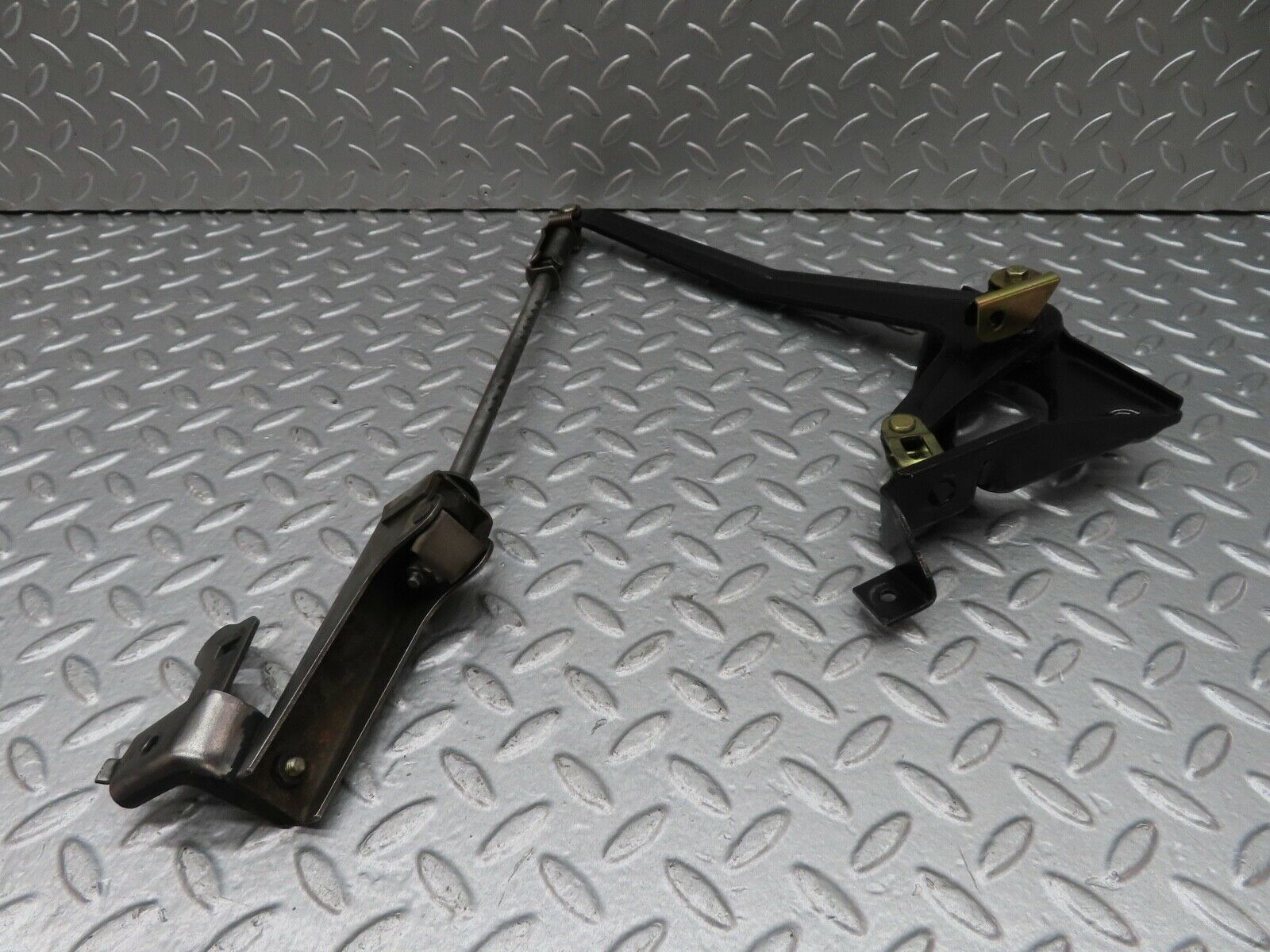 18144 Mercedes-Benz W123 200 Handbrake Regulator