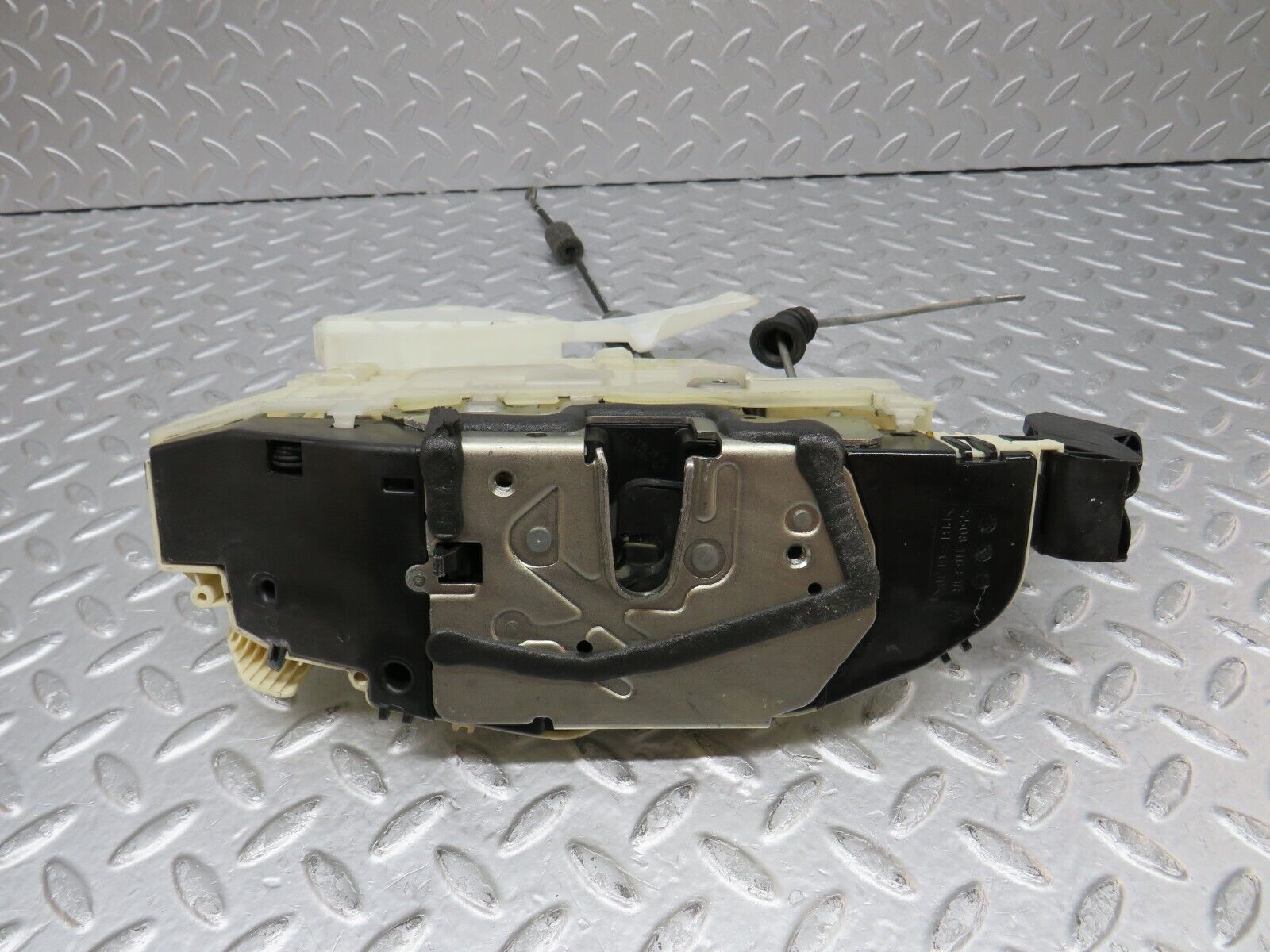 35236 Mercedes-Benz W221 Rear Right Door Lock Mechanism 2217302835