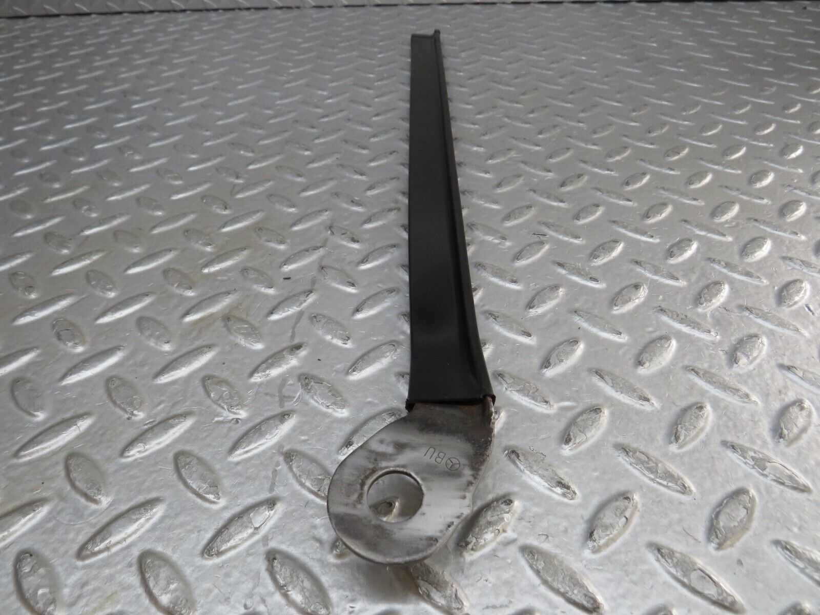 37096 Mercedes-Benz C126 420SEC Coupe Seat Belt Runner Right Side