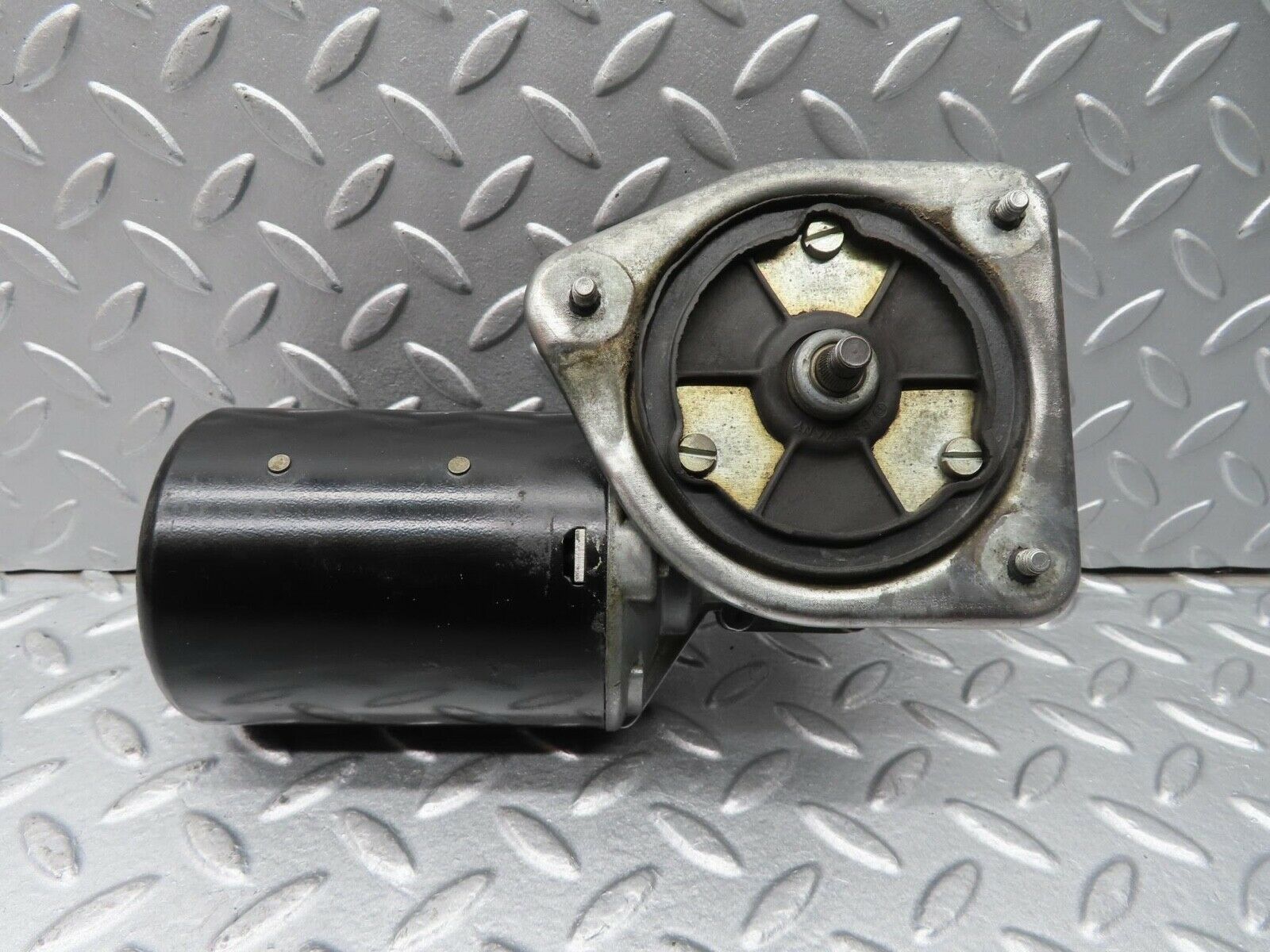 12420 Mercedes-Benz W108 280SE 3.5 Wiper Motor Bosch 0390446055