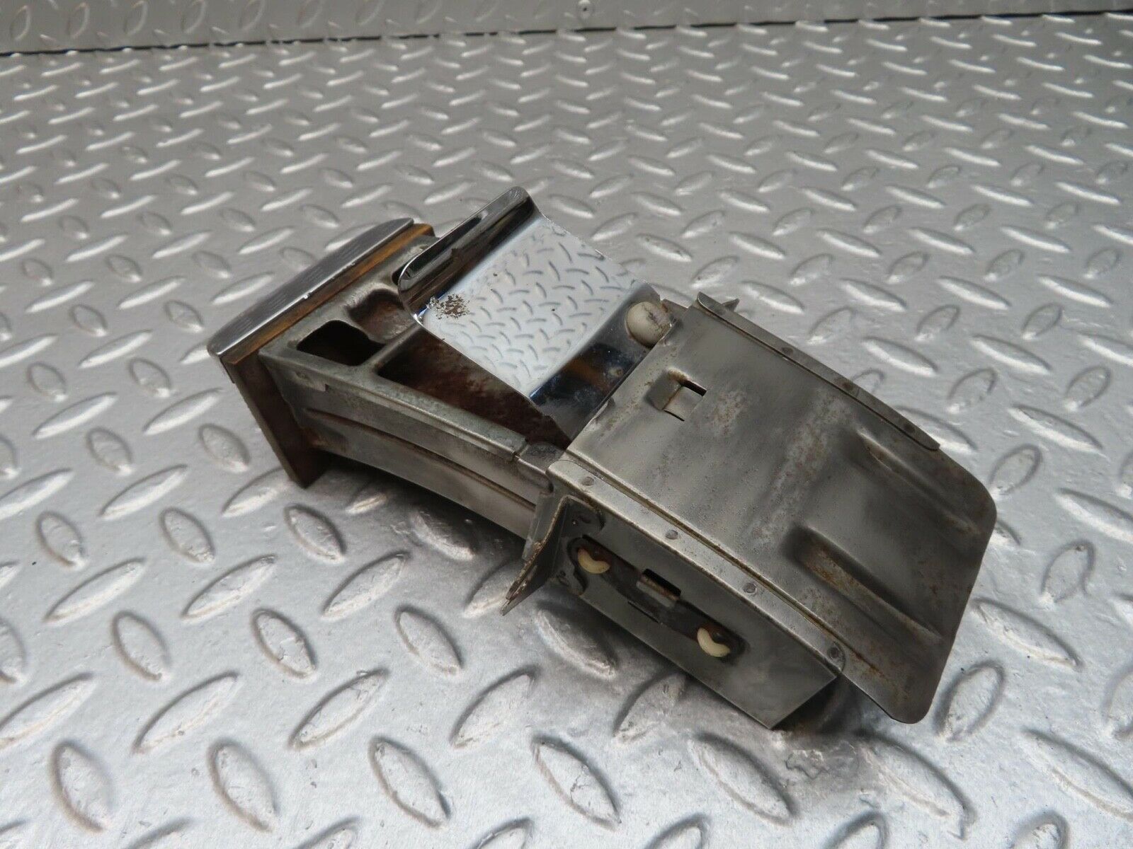 12888 Mercedes-Benz W111 220SE Centre Console Ashtray Wood Finish