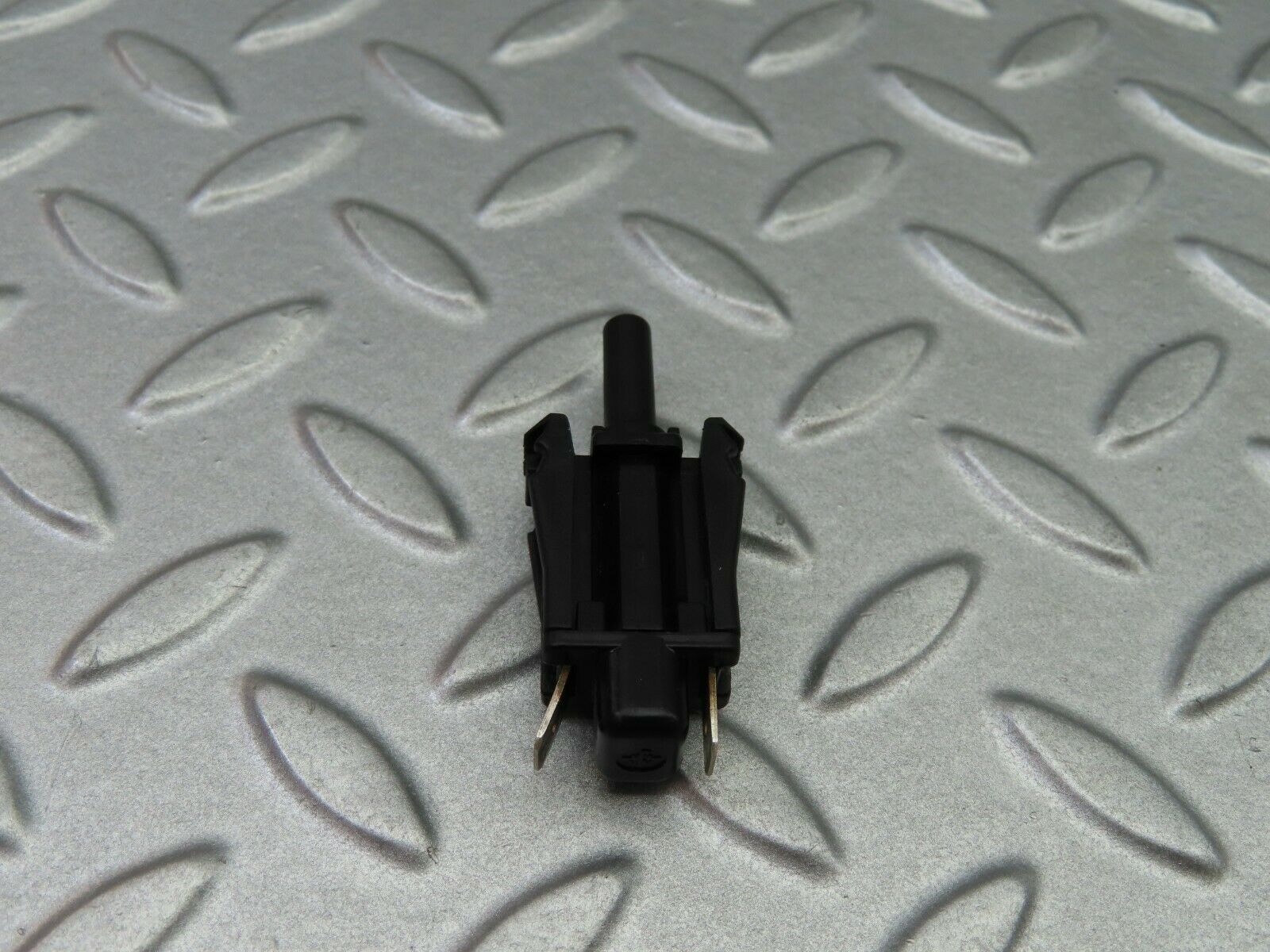 6099 Mercedes-Benz W126 380SE Door Contact Switch 0015458714