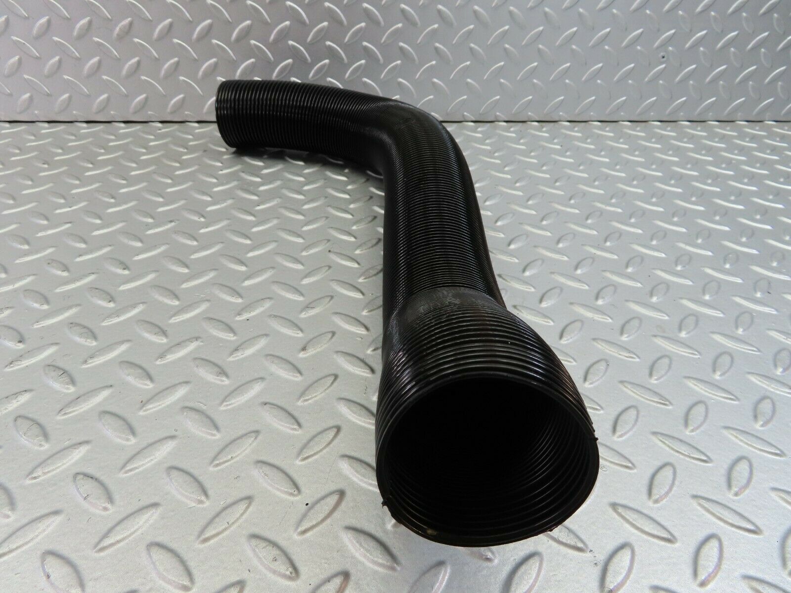 7642 Mercedes-Benz S123 230TE Wagon Heater Pipe Air Pipe Right