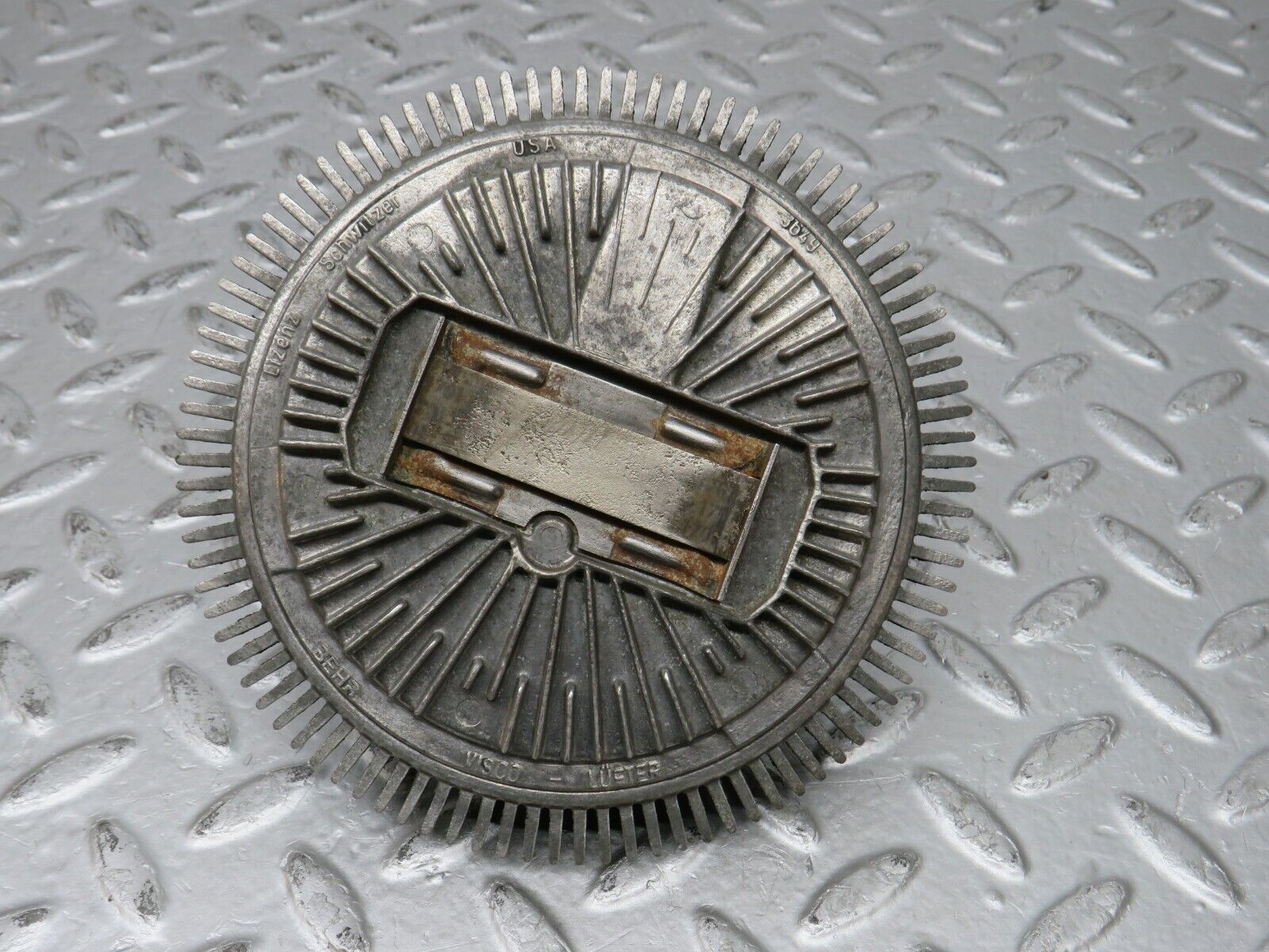 32889 Mercedes-Benz W123 300D Engine Cooling Fan Clutch Behr