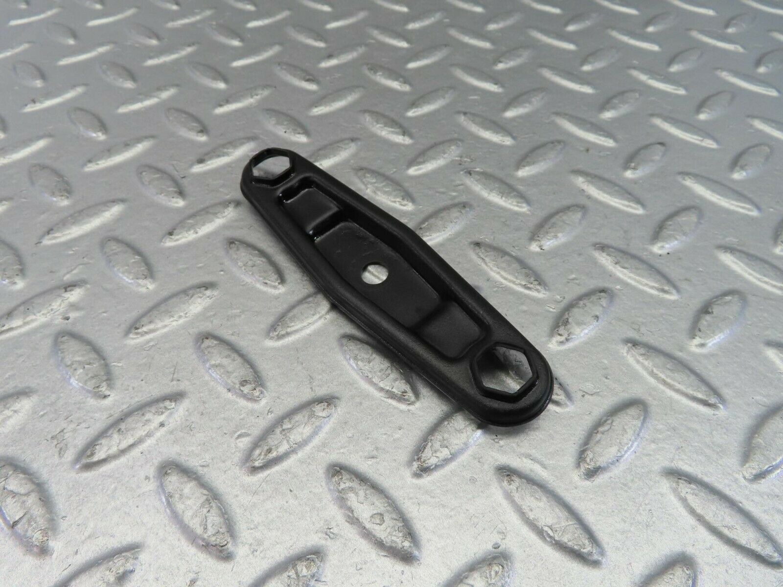 10855 Mercedes-Benz W123 230E Fuel Injector Nozzle Clamp Bracket