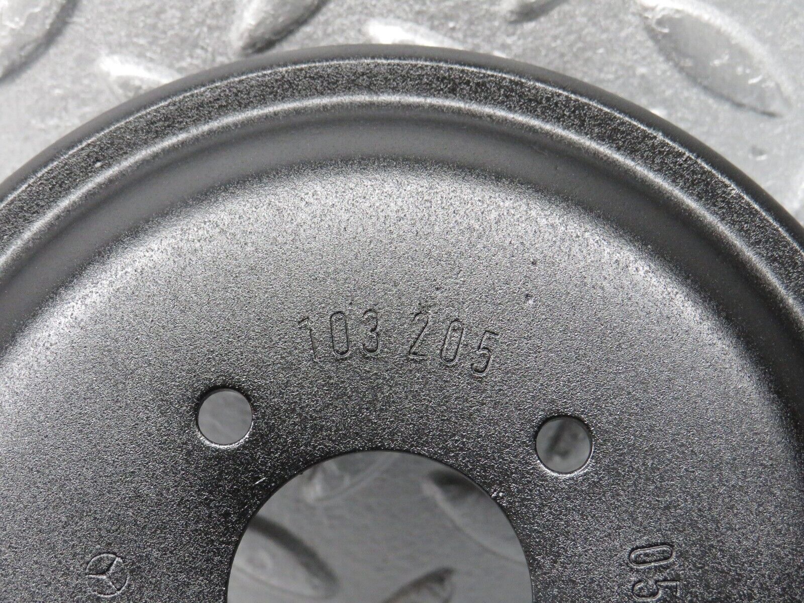 38545 Mercedes-Benz R129 280SL Coupe Engine Belt Pulley 1032050510