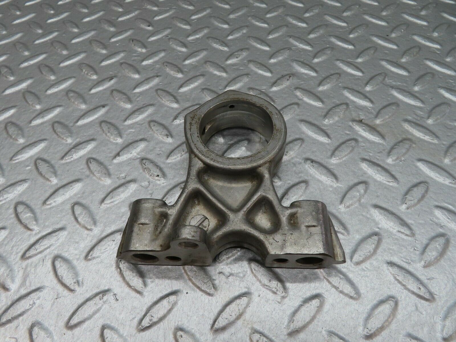 18035 Mercedes-Benz W123 200 Camshaft Tower Bearing 1150510812