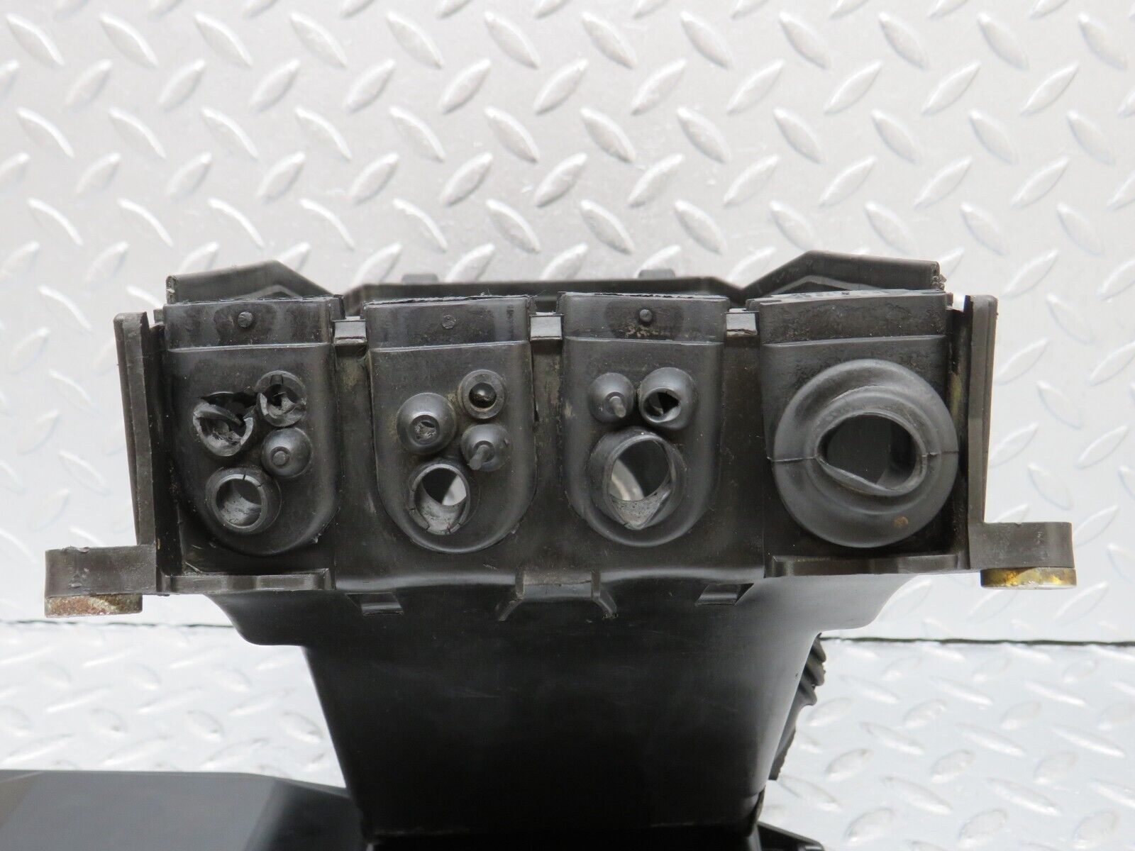 36197 Mercedes-Benz W126 420SE Fuse Box Housing 1265401650 1265400182