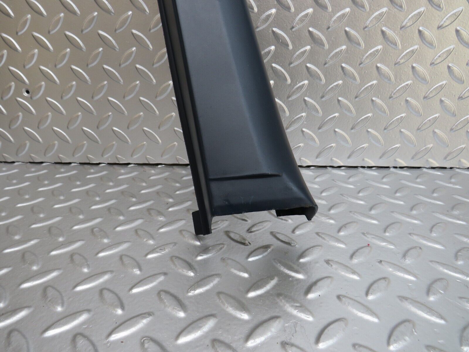 24975 Mercedes-Benz W140 S320 Front Left Door Window Trim 1407206362