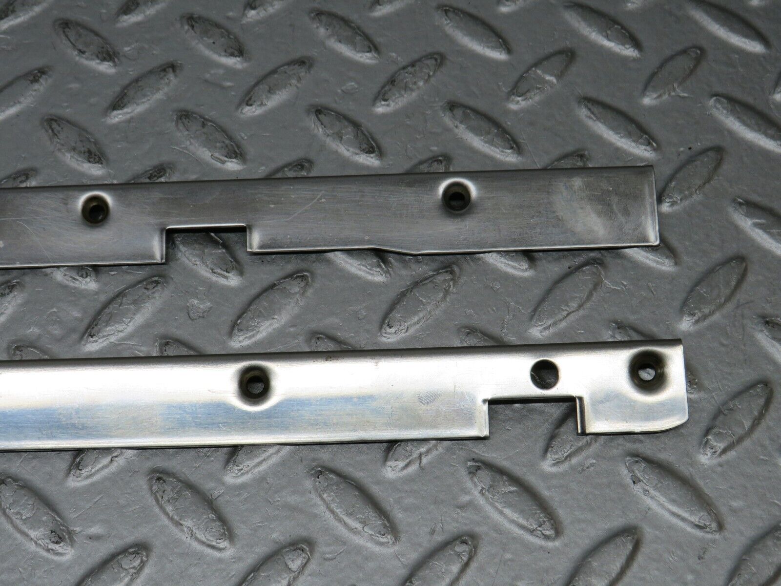 36215 Mercedes-Benz W126 420SE Sunroof Chrome Trim Set