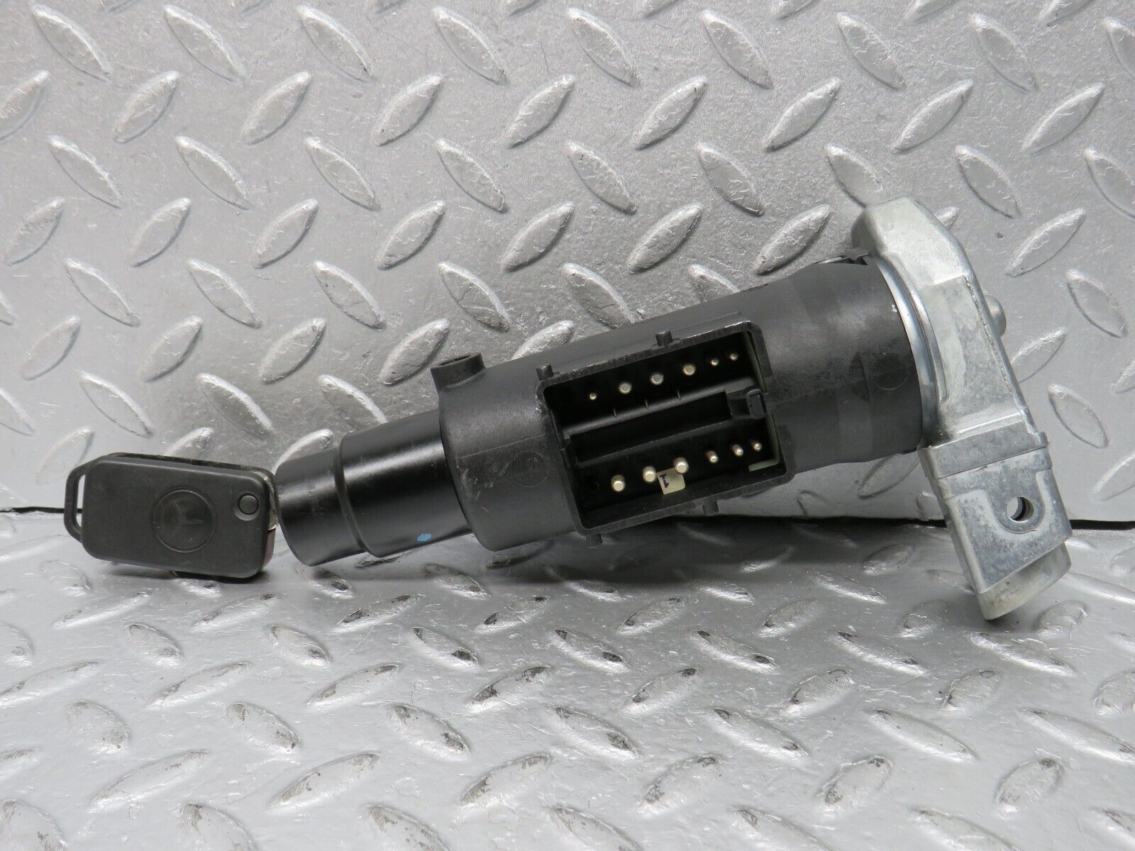 38471 Mercedes-Benz R129 280SL Coupe Steering Lock Ignition Switch With Key