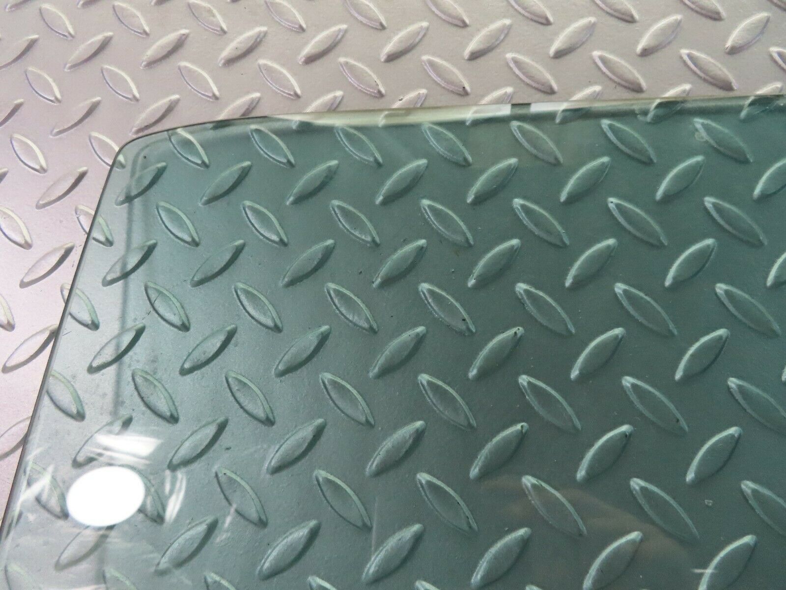 7887 Mercedes-Benz W115 220D Rear Right Door Window Glass