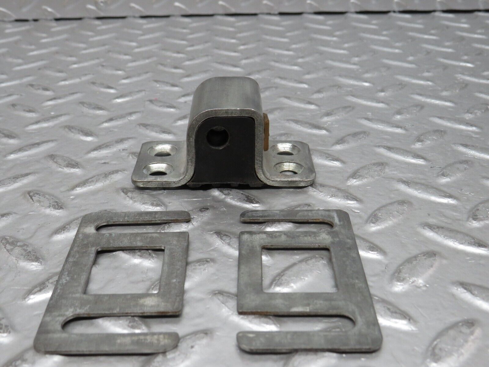 27948 Mercedes-Benz W123 280E Door Lock Latch Left Side