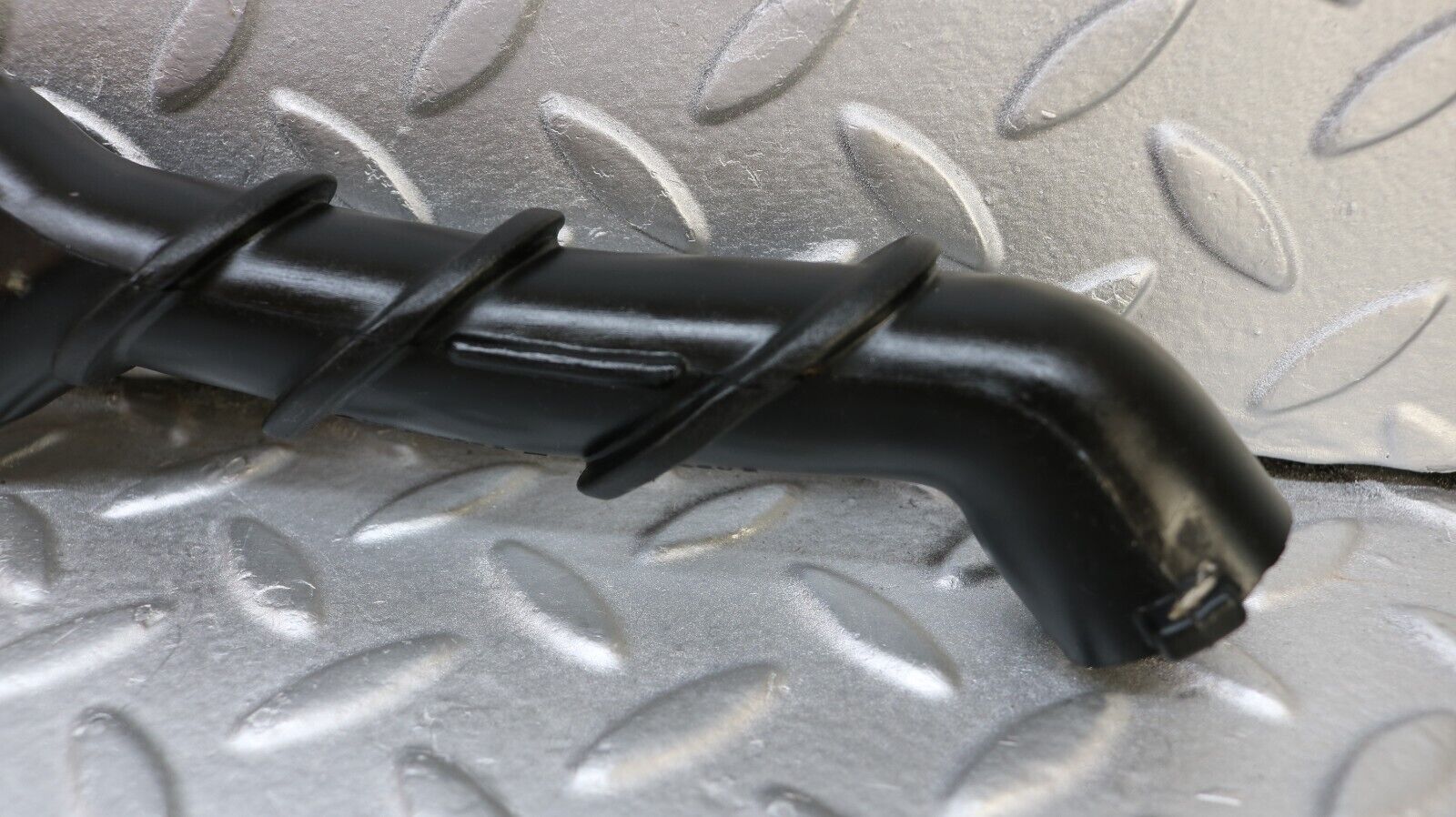 37185 Mercedes-Benz C126 420SEC Coupe Air Intake Hose Pipe 1160942782