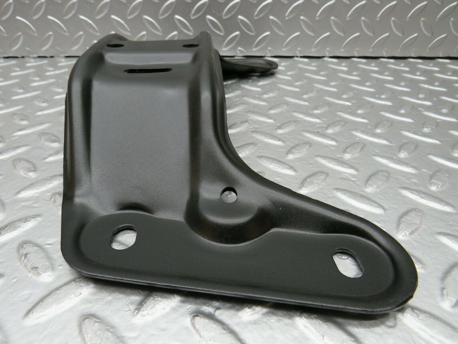 24031 Mercedes-Benz W123 280E Gearbox Mount Bracket