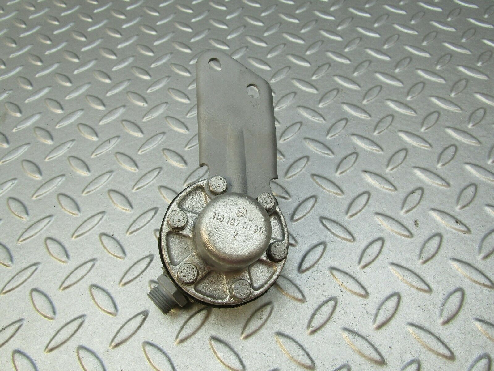 3346 Mercedes-Benz W116 350SE Oil Pressure Damper 1161870494