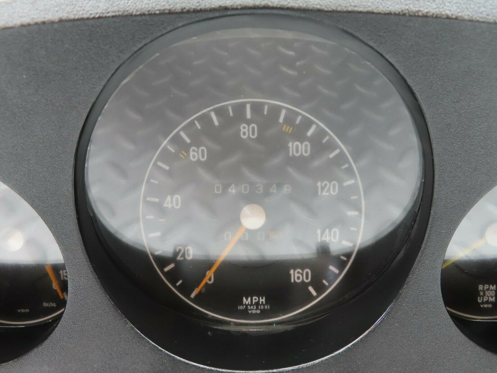 6921 Mercedes-Benz C107 350SLC Coupe Instrument Cluster 1075421001