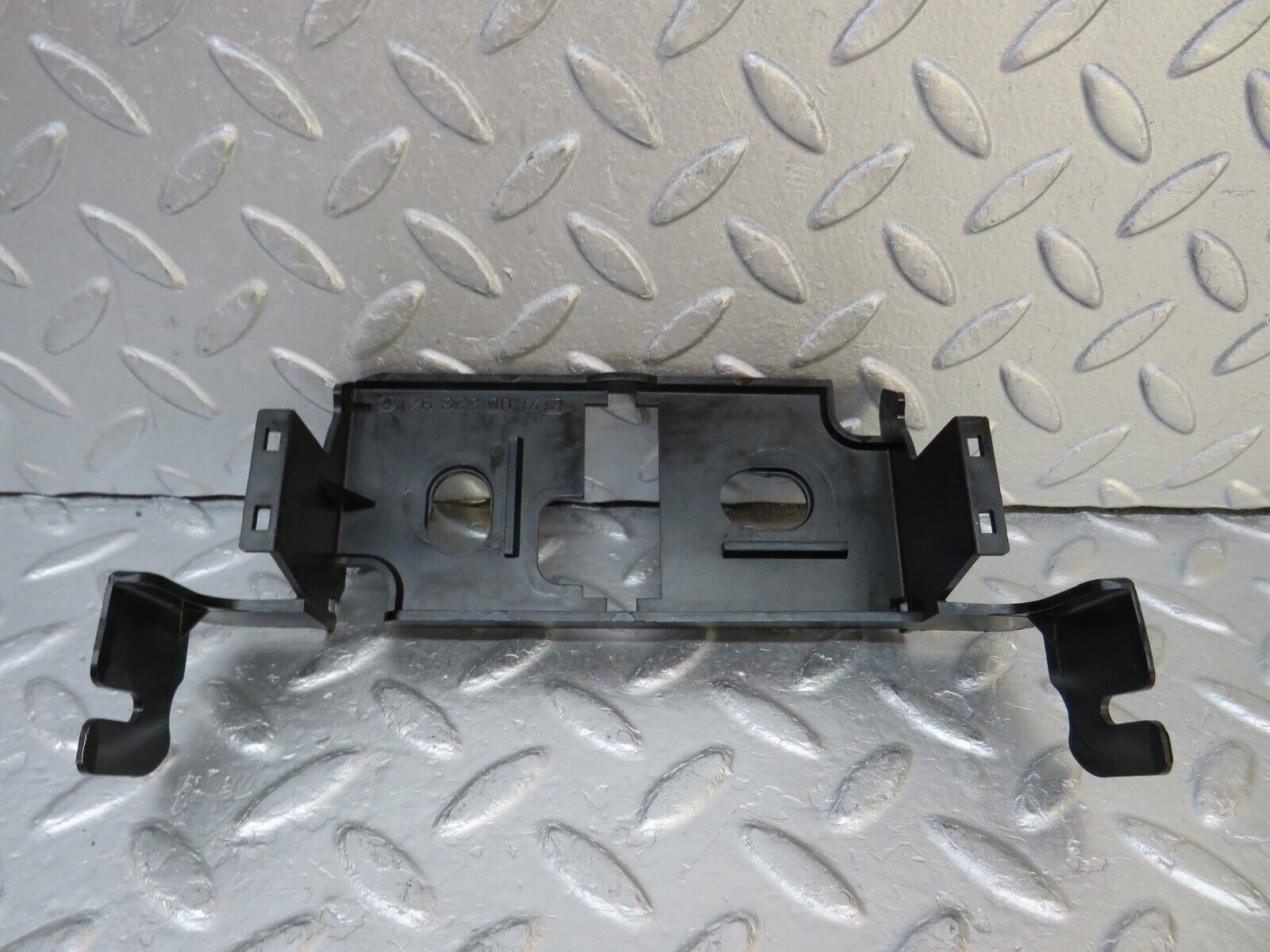 36998 Mercedes-Benz C126 420SEC Coupe Heater Control Switch Bracket 1268330014