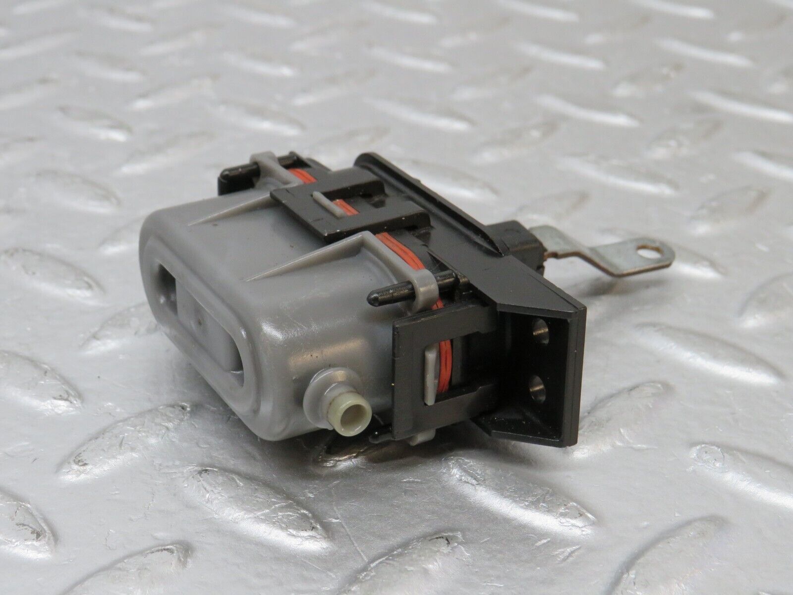 38452 Mercedes-Benz R129 280SL Coupe Heater Vacuum Actuator