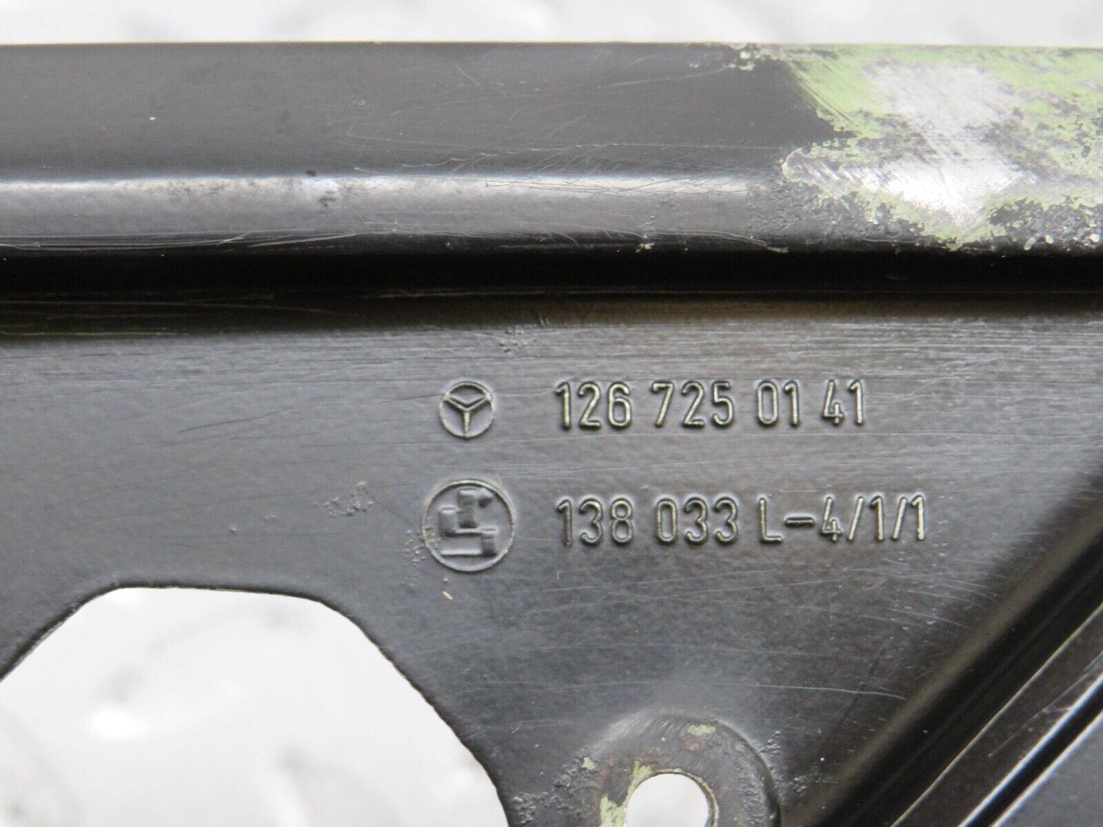 34461 Mercedes-Benz C126 380SEC Front Left Door Window Channel 1267250141