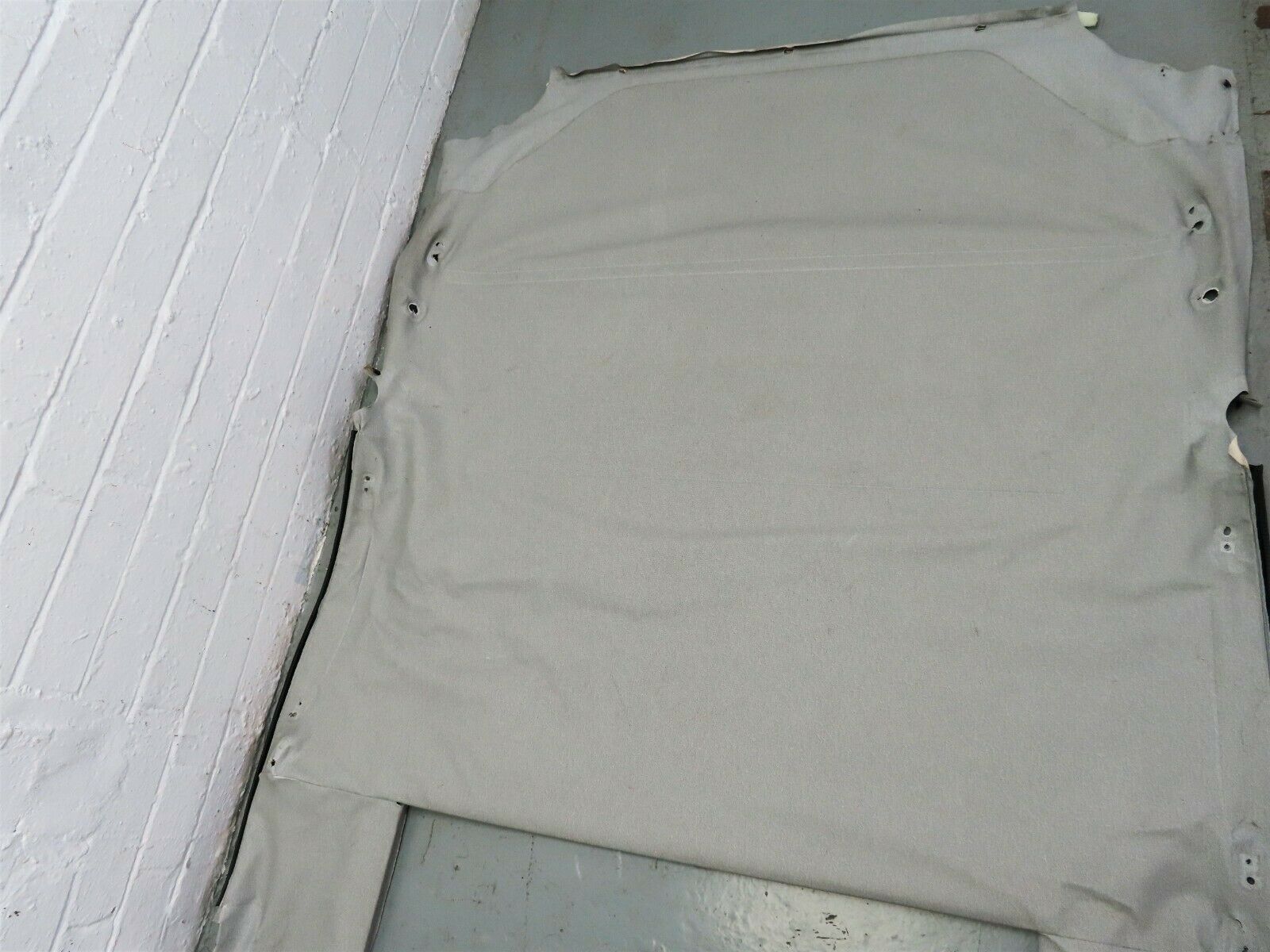 6720 Mercedes-Benz S124 E220 Wagon Roof Headlining