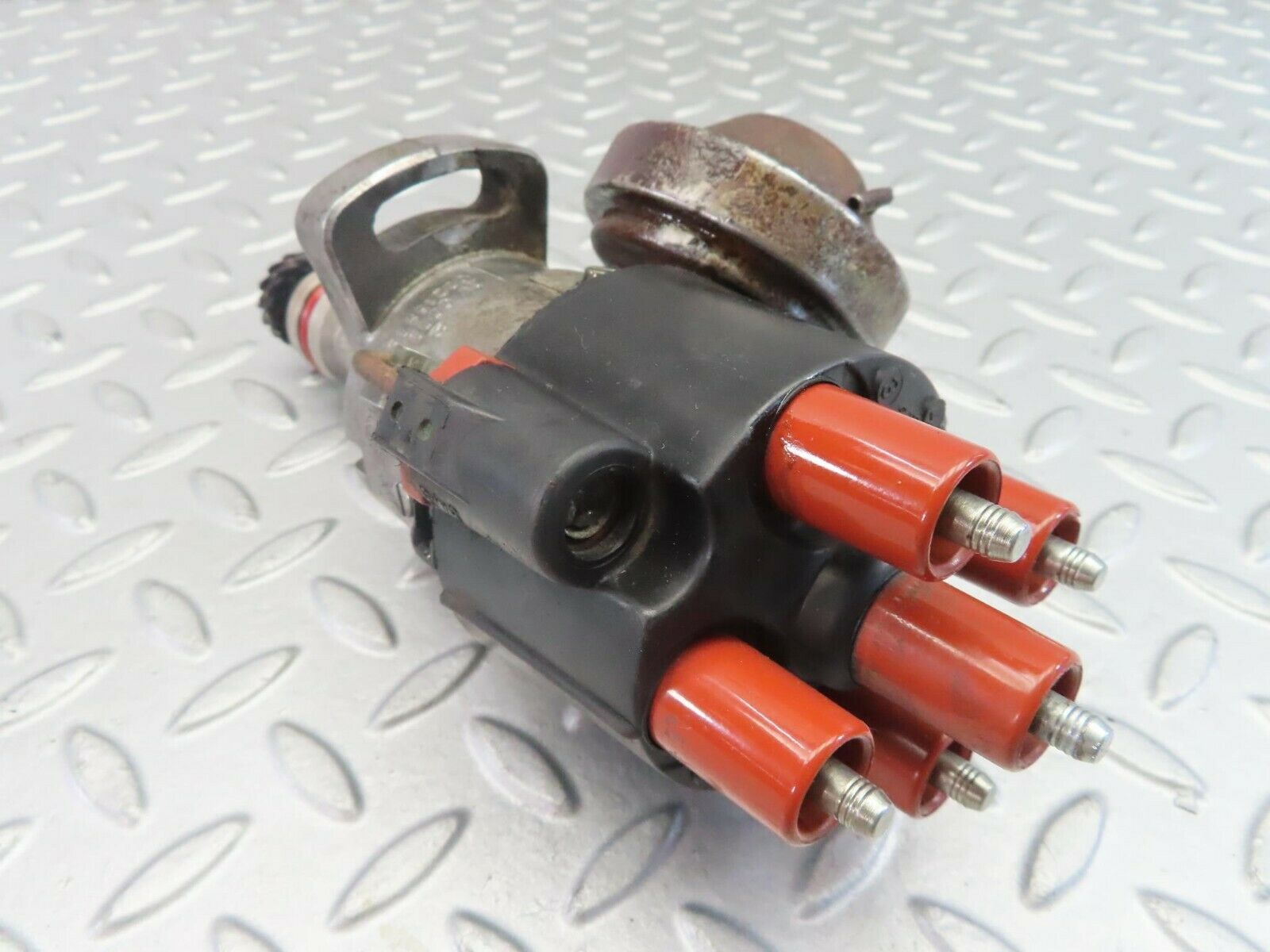 7549 Mercedes-Benz S123 230TE Ignition Distributor Bosch 0021589801