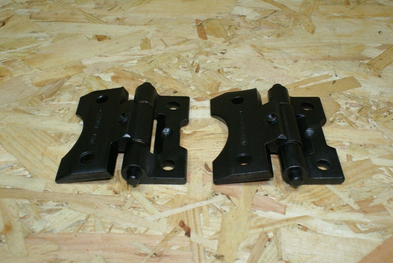 2245 Mercedes-Benz W123 280E Door Hinge 1237200037