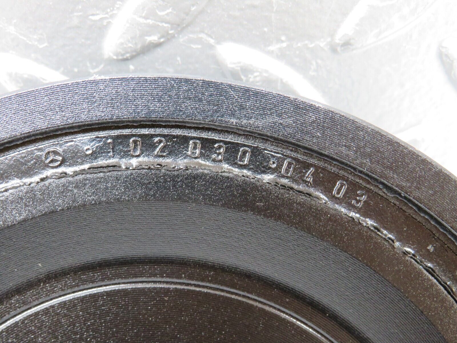 25501 Mercedes-Benz W123 200 Crankshaft Vibration Damper Pulley 1020300403