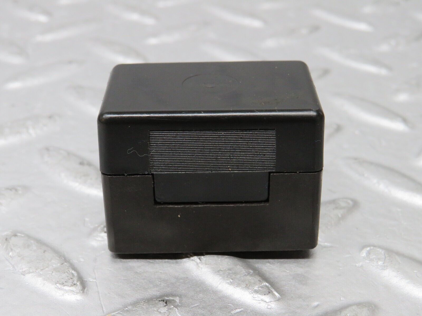 37919 Mercedes-Benz A124 320E Cabriolet Fuse Box Connector