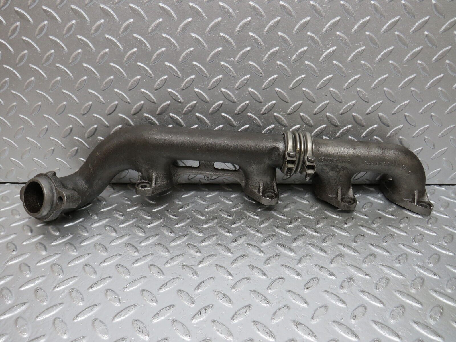 33112 Mercedes-Benz W126 380 V8 Exhaust Manifold Right 1161422402 1161420602