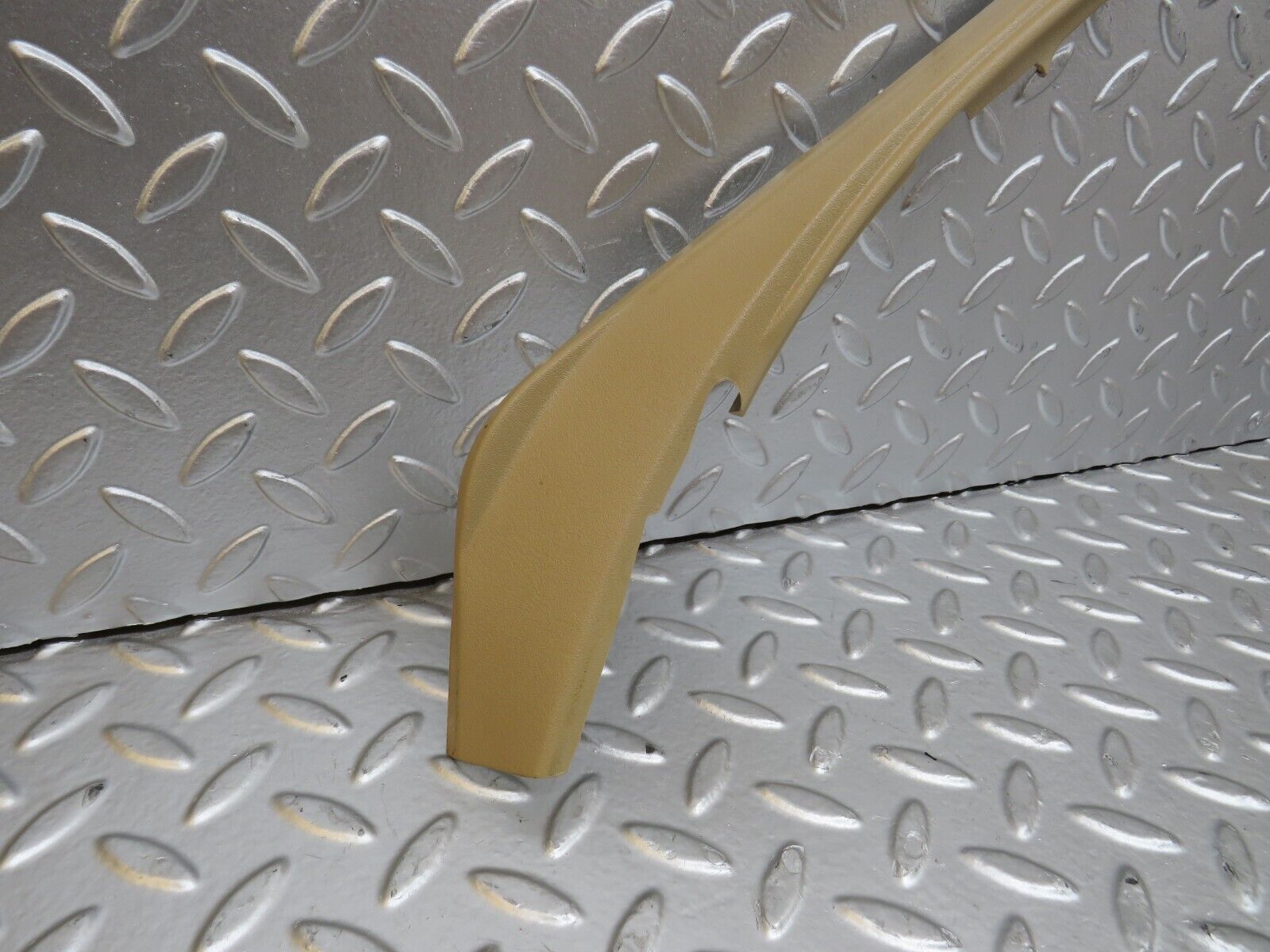 27776 Mercedes-Benz S124 300TE Front Right Door Window Frame Trim 1247250271