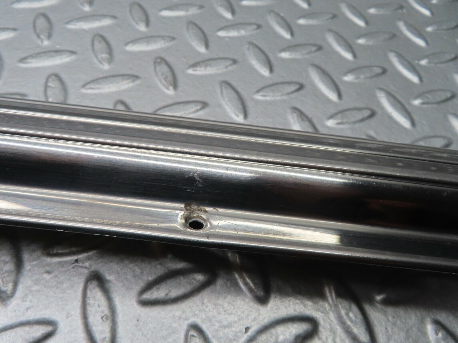 20818 Mercedes-Benz W114 250CE Coupe Right Door Sill Chrome