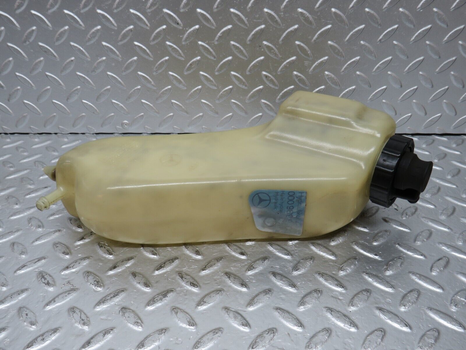 31298 Mercedes-Benz S124 220TE Hydraulic Suspension Fluid Reservoir 0009899103