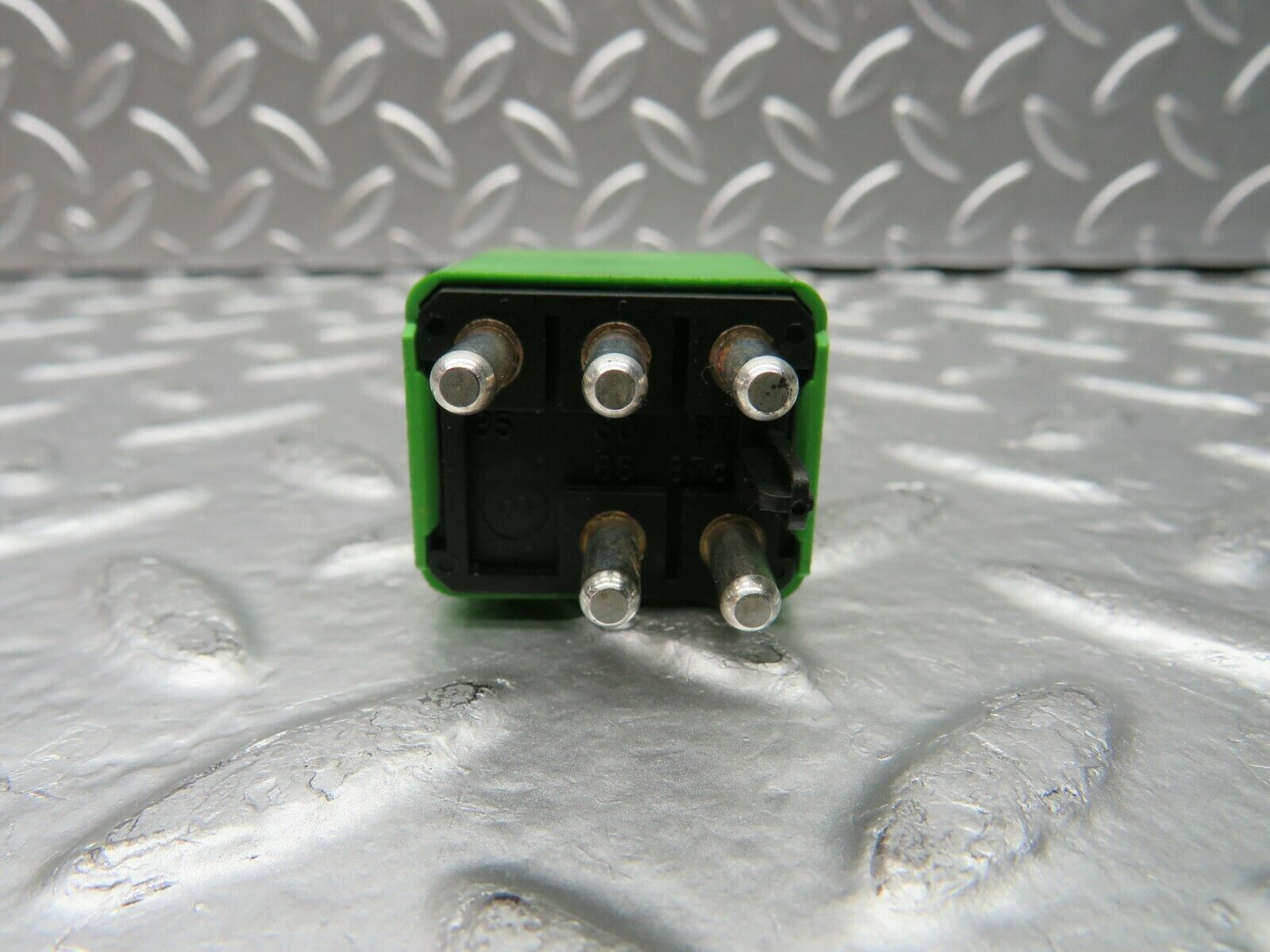 22599 Mercedes-Benz C124 E220 Coupe Headlight Wiper Relay 1268202026