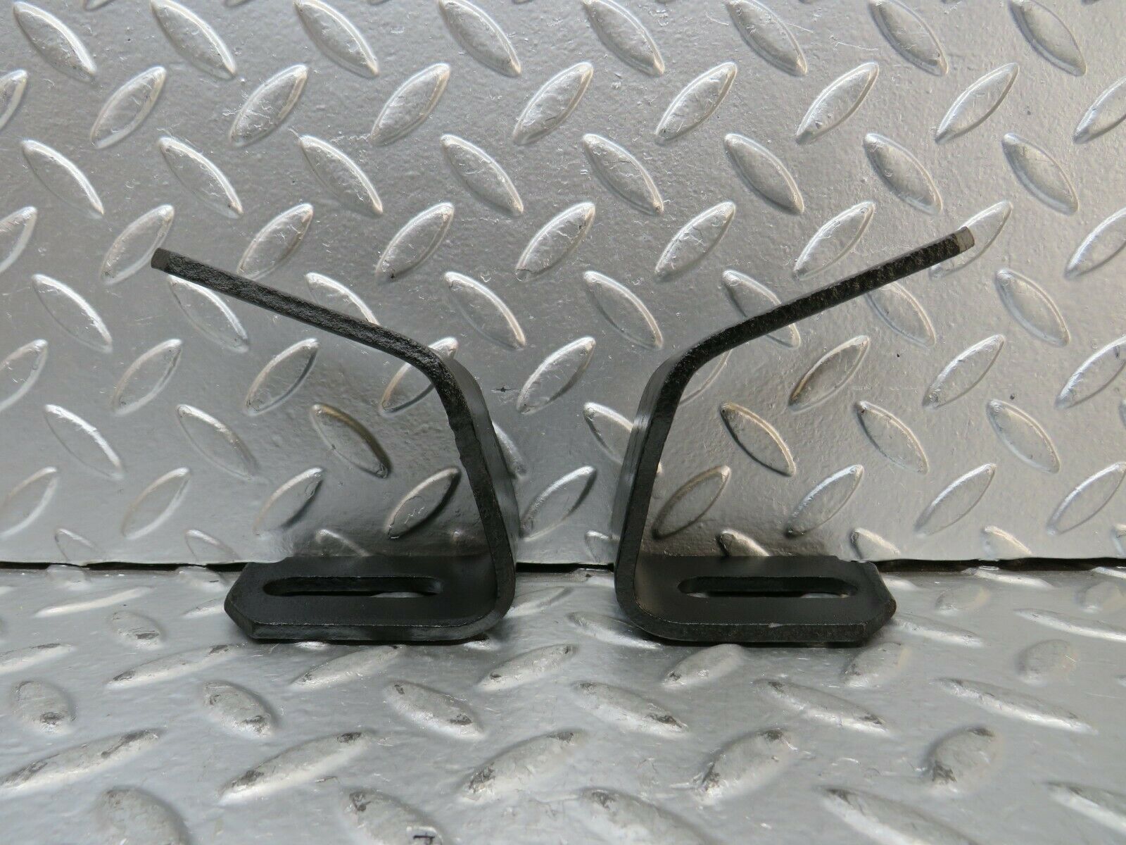 23388 Mercedes-Benz W116 350SE Front Bumper Bracket Pair