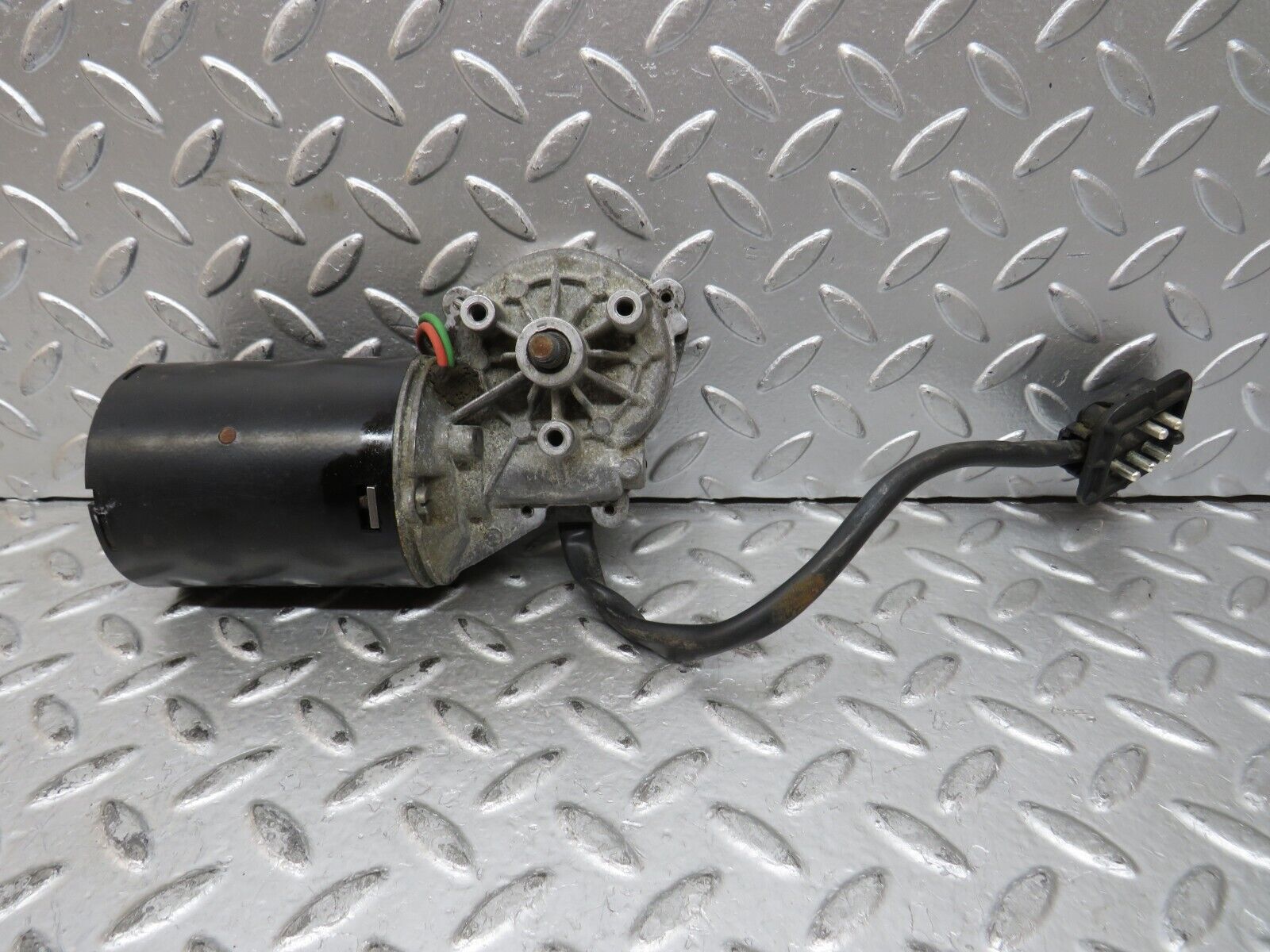 28738 Mercedes-Benz W123 230E Wiper Motor Bosch 0390341077