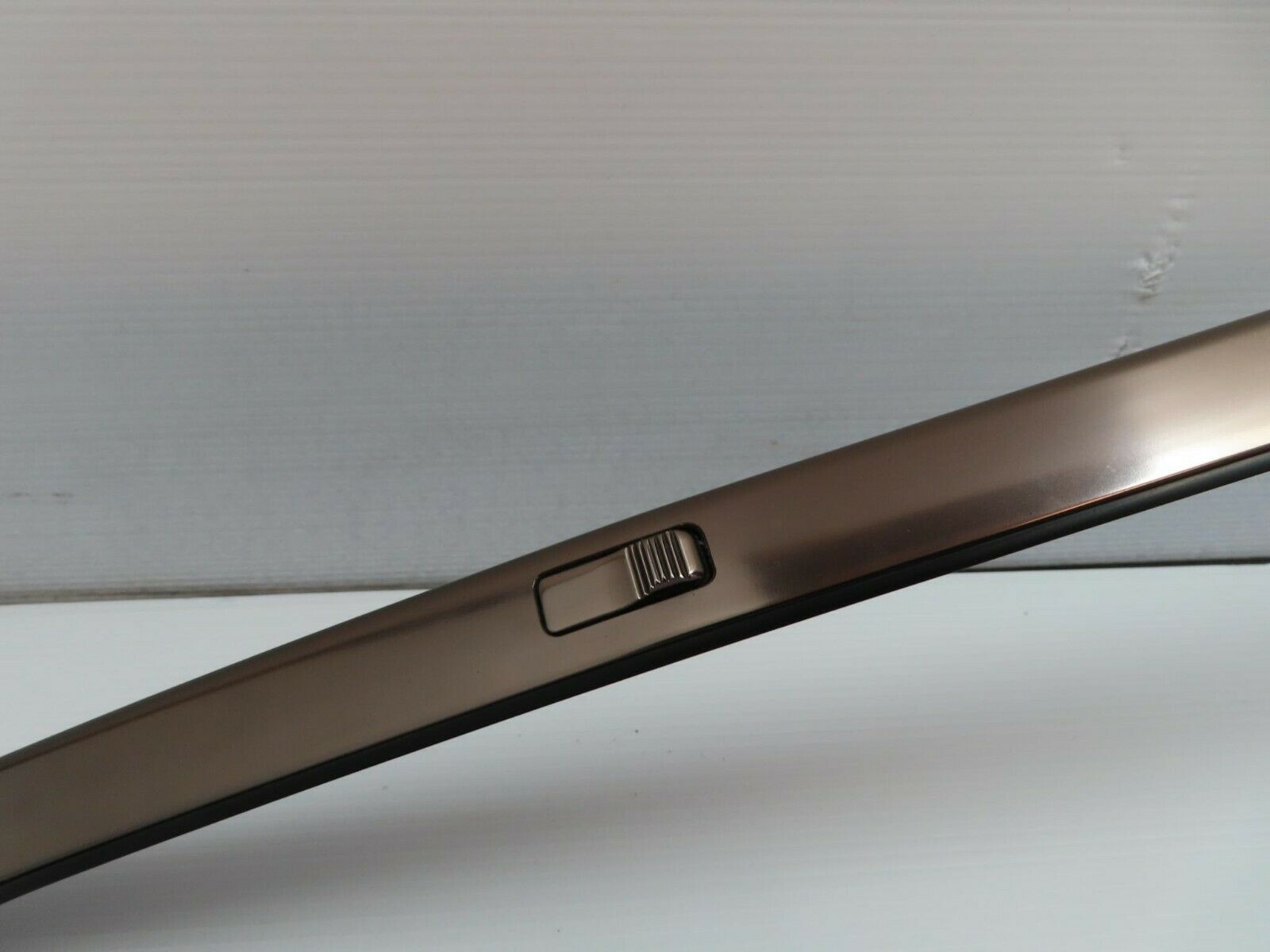 9540 Mercedes-Benz C124 300CE Coupe Roof Chrome Right Side