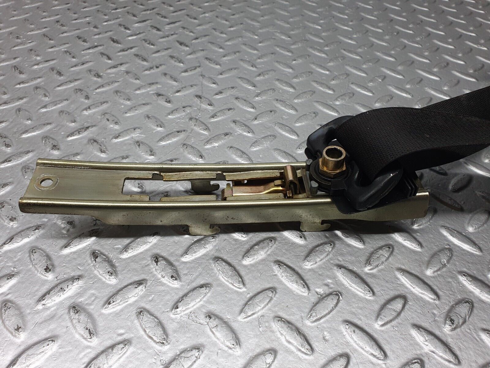 41269 Mercedes-Benz W126 300SE Front Left Seat Belt With Buckle 1268603986