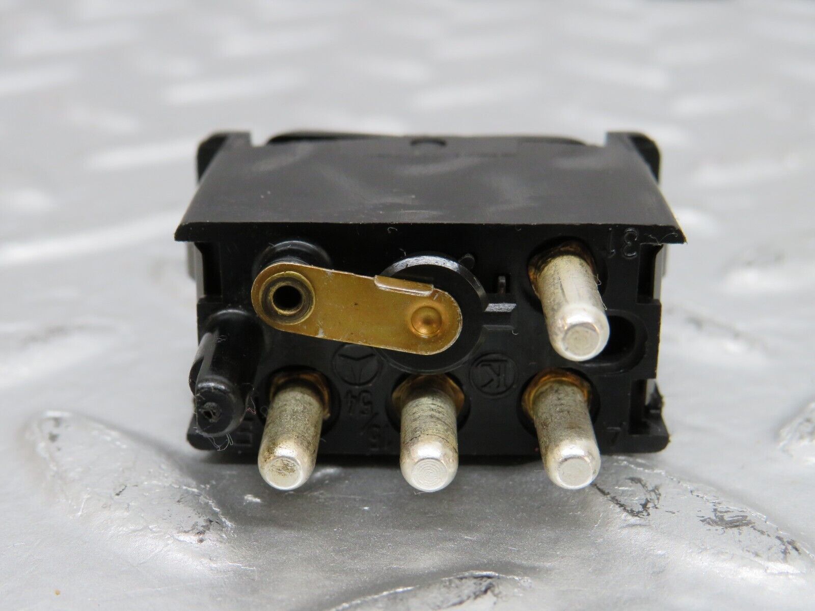 25519 Mercedes-Benz W123 200 Rear Window Defroster Switch 0008206110