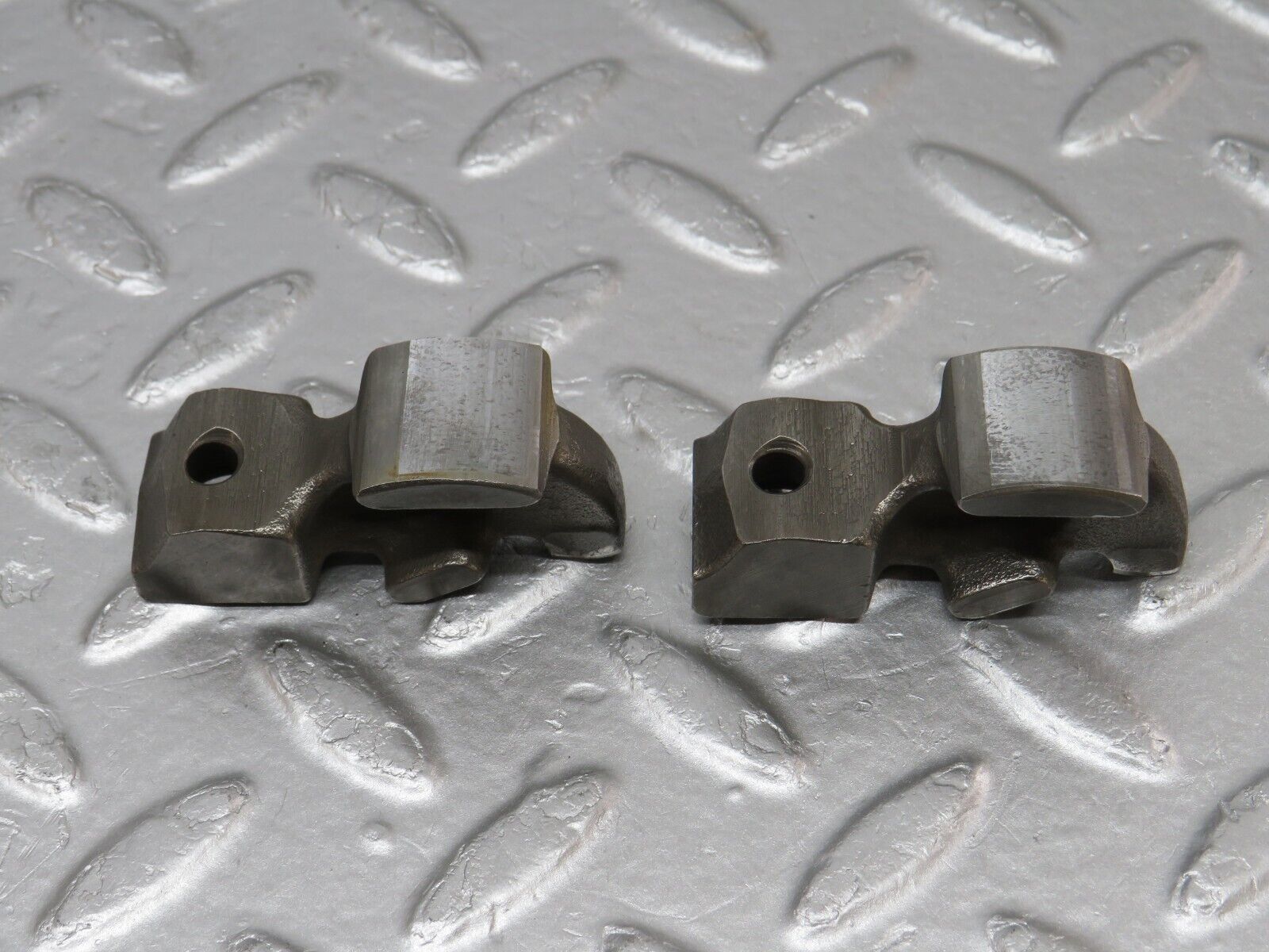 34560 Mercedes-Benz C126 380SEC Coupe Rocker Arm With Valve Tappet