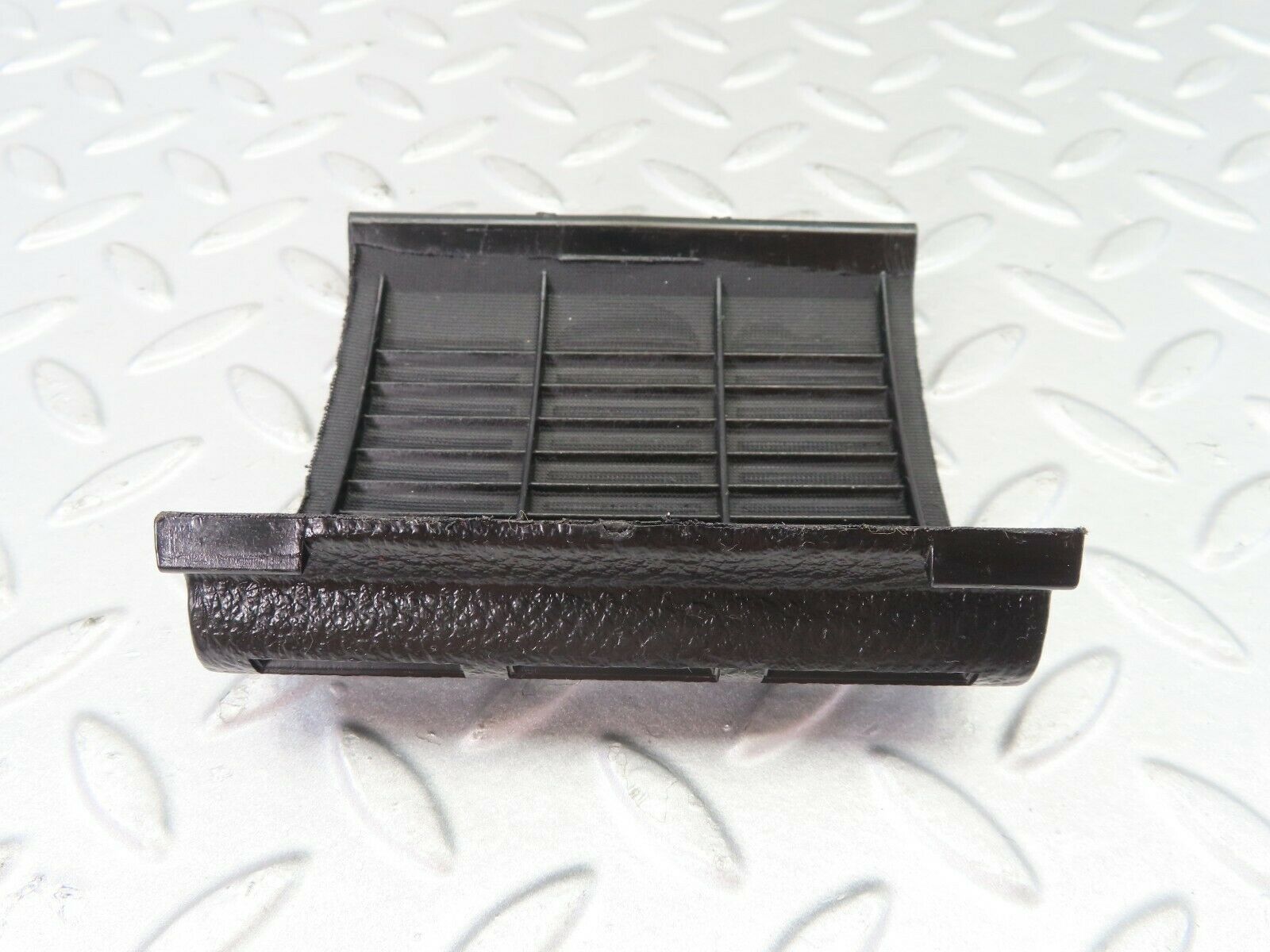 7451 Mercedes-Benz W116 450SE Dashboard Speaker Cover Grill Left 1166801539