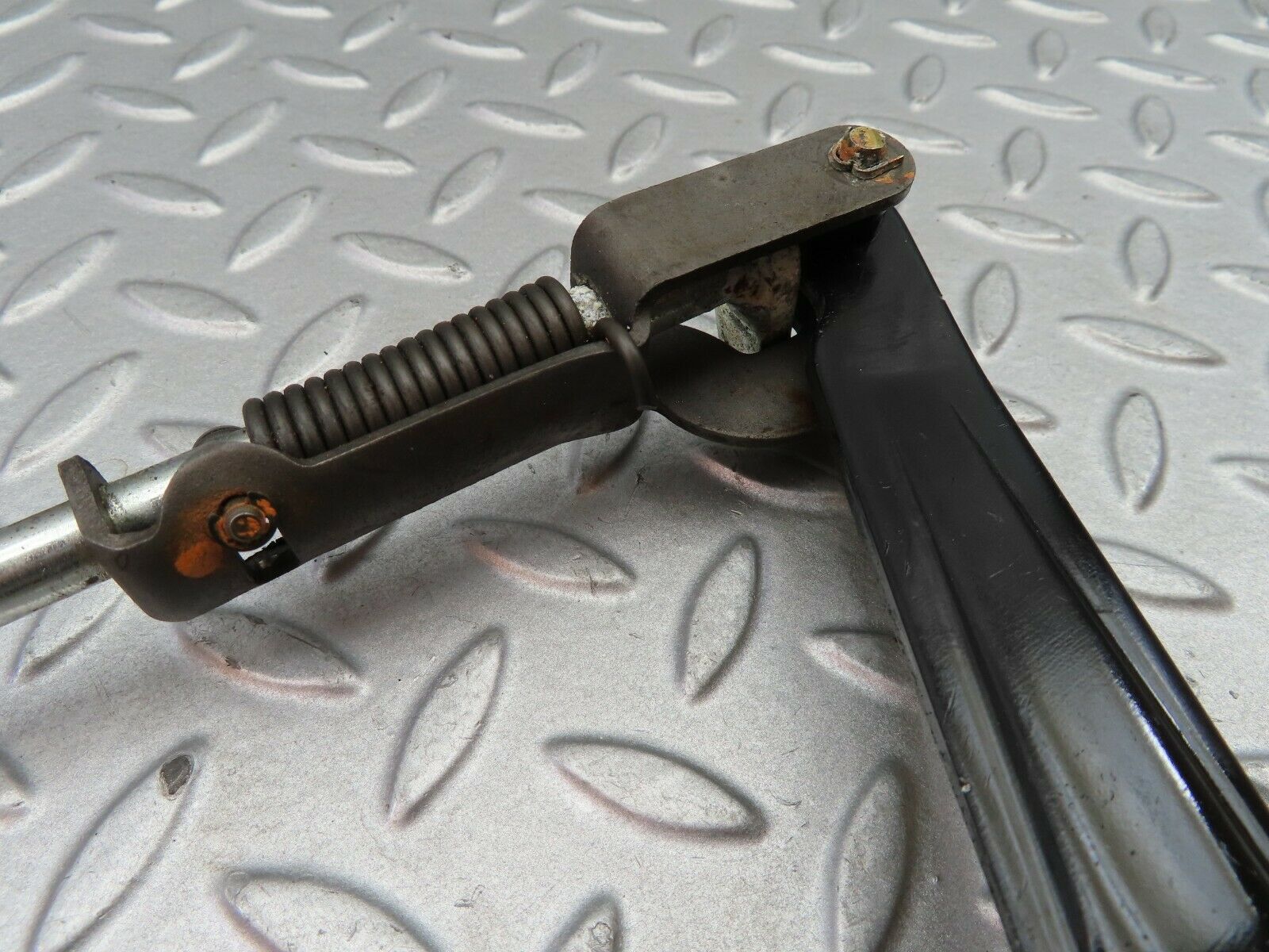 6302 Mercedes-Benz W126 380SE Handbrake Regulator