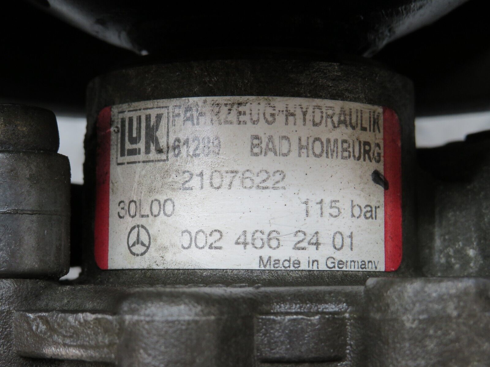 34946 Mercedes-Benz W210 320E Power Steering Pump Luk 0024662401