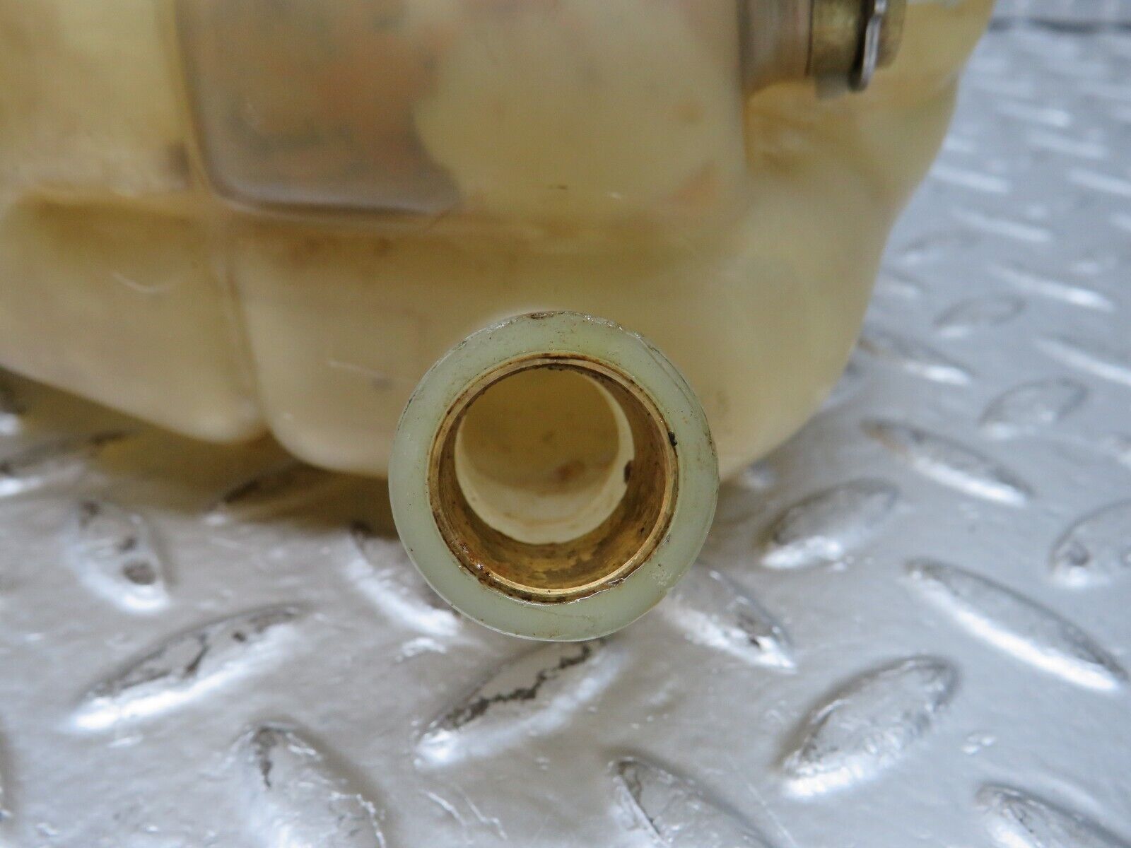 31186 Mercedes-Benz S124 220TE Coolant Reservoir Tank 1245001349 1245000406