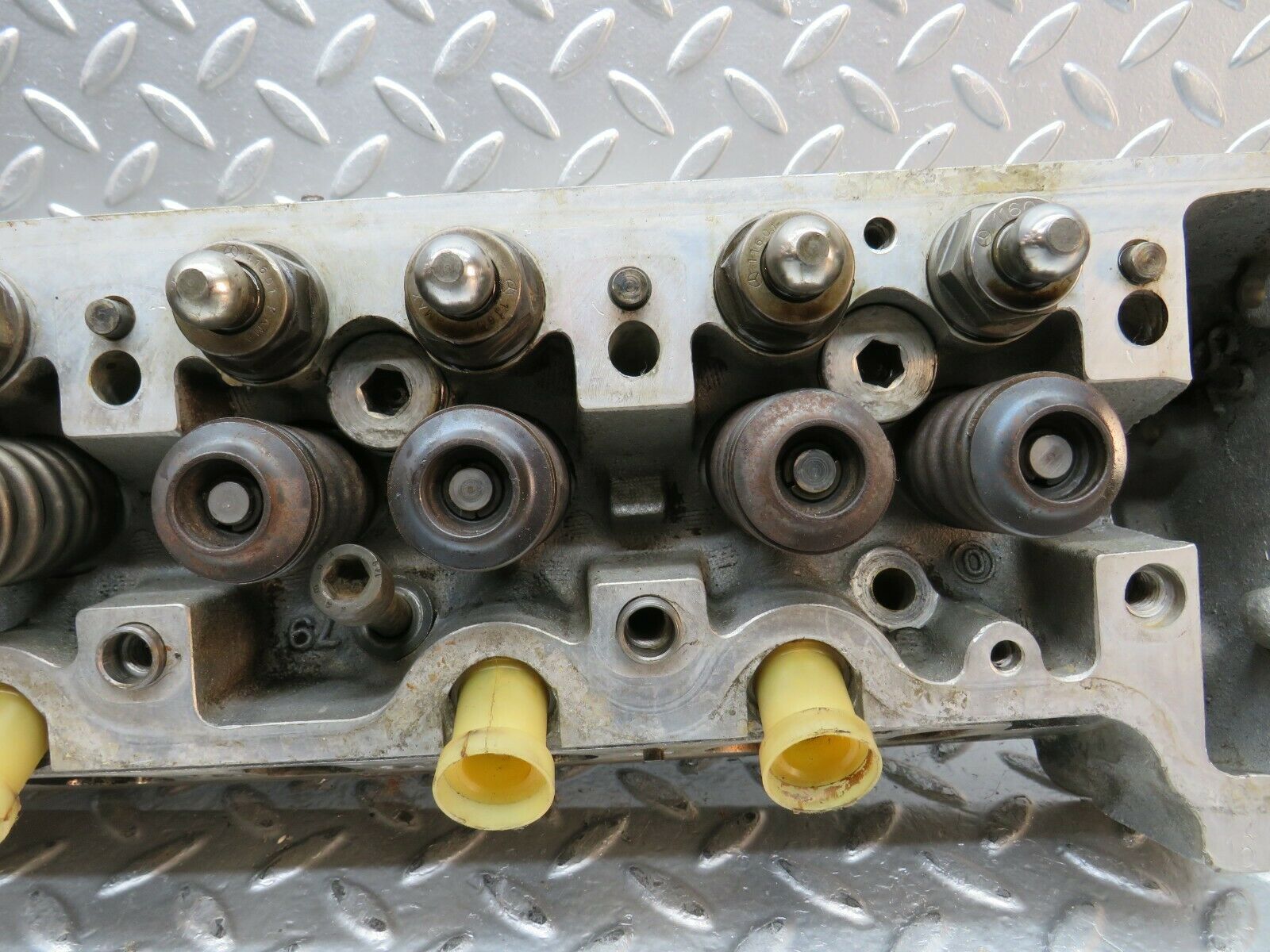 22820 Mercedes-Benz C107 450SLC Coupe Cylinder Head Left 1160162601