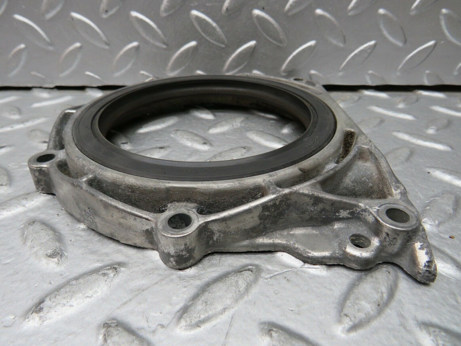 21729 Mercedes-Benz W126 300SE Crankshaft Rear Sealing Cover 6010110108