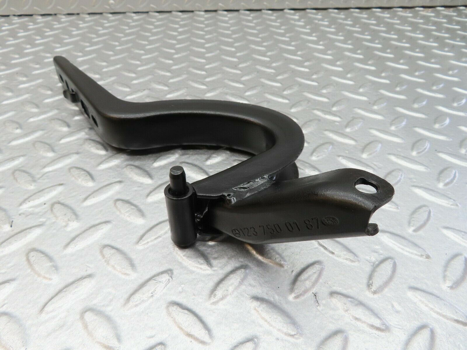 18055 Mercedes-Benz W123 200 Trunk Lid Hinge Left Side 1237500187