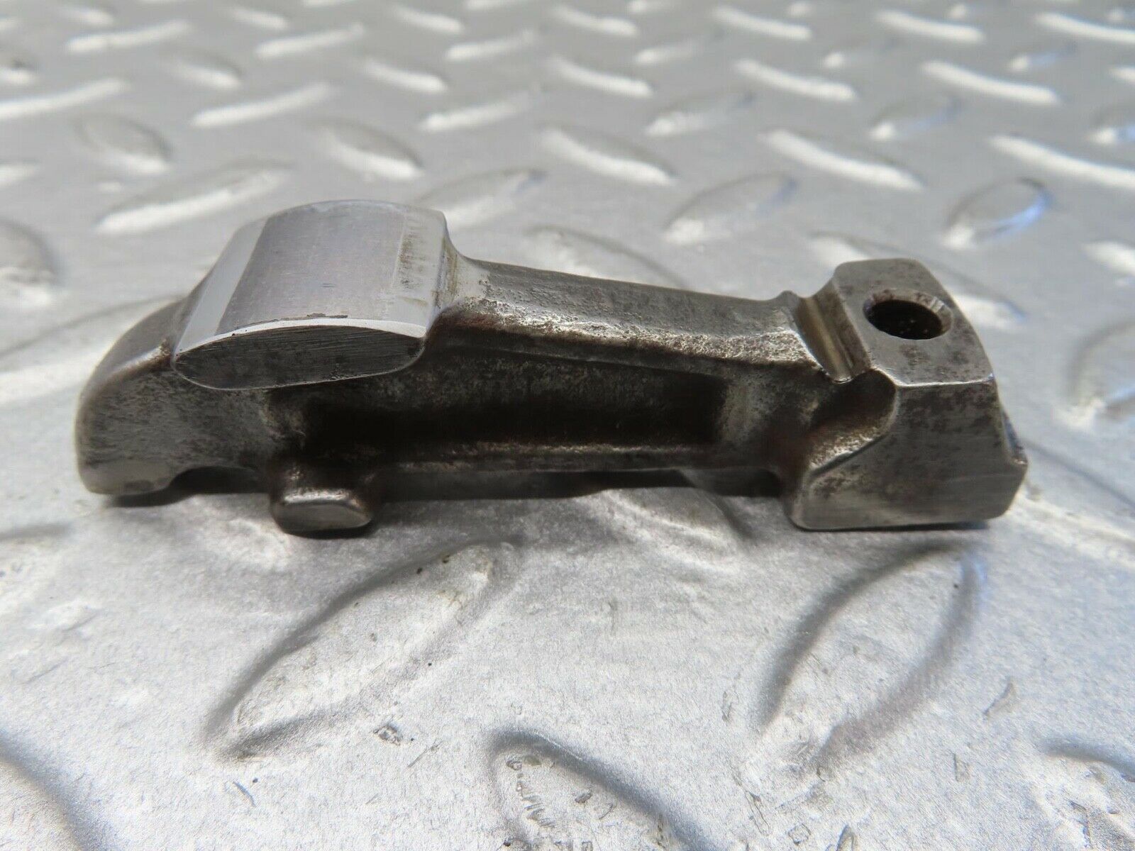 13373 Mercedes-Benz W111 230S Valve Rocker Arm With Retaining Spring